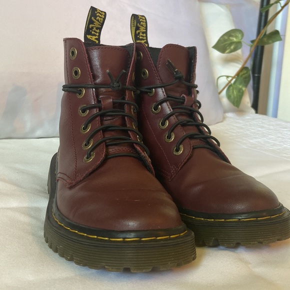 Dr. Martens 7 Eyelet Burgundy Boots Woman’s 6 US - Picture 8 of 8